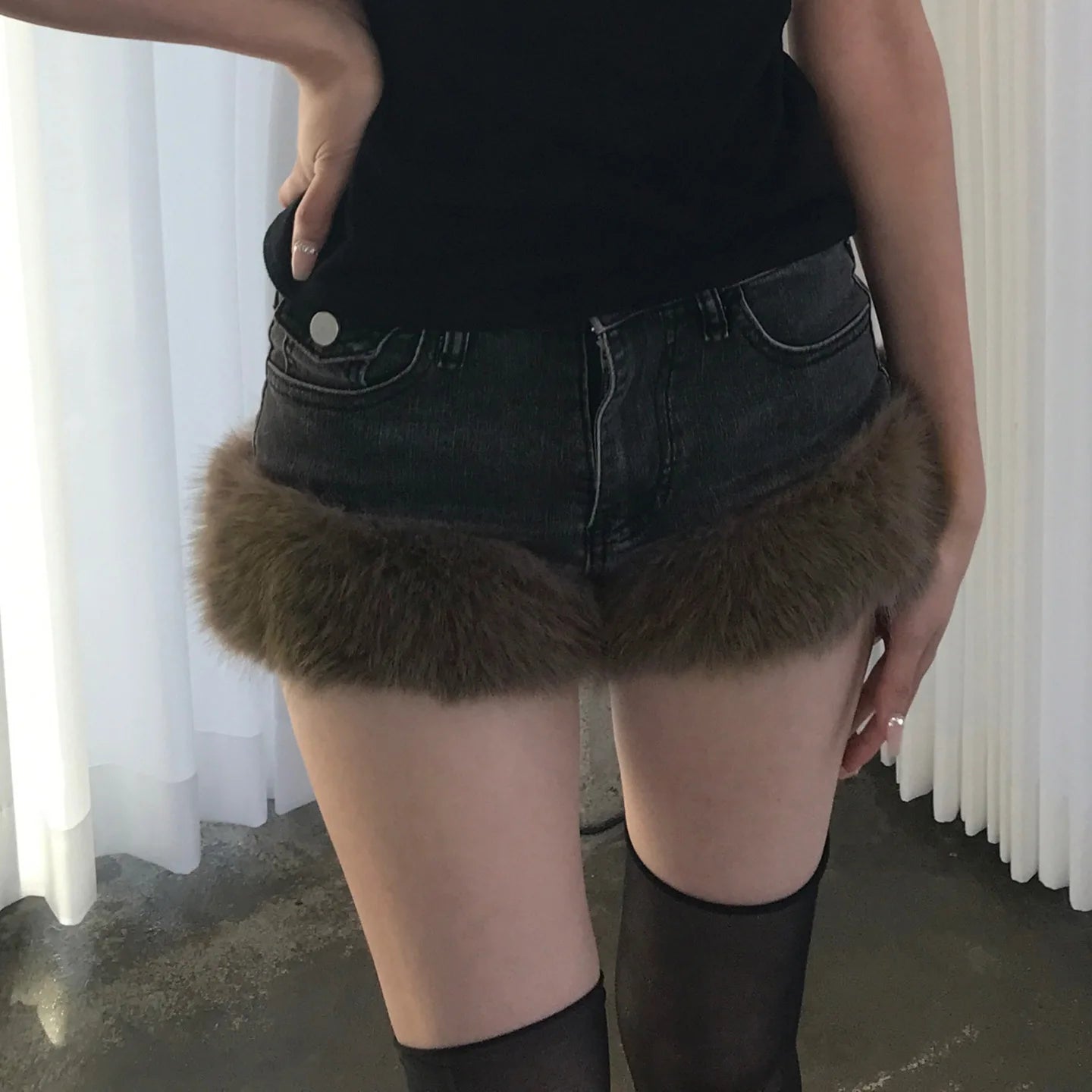 2025 Winter New Retro Fluffy Splicing Denim Shorts Spice Girl Warm Fashion Low Waist Hip Hot Pants Women