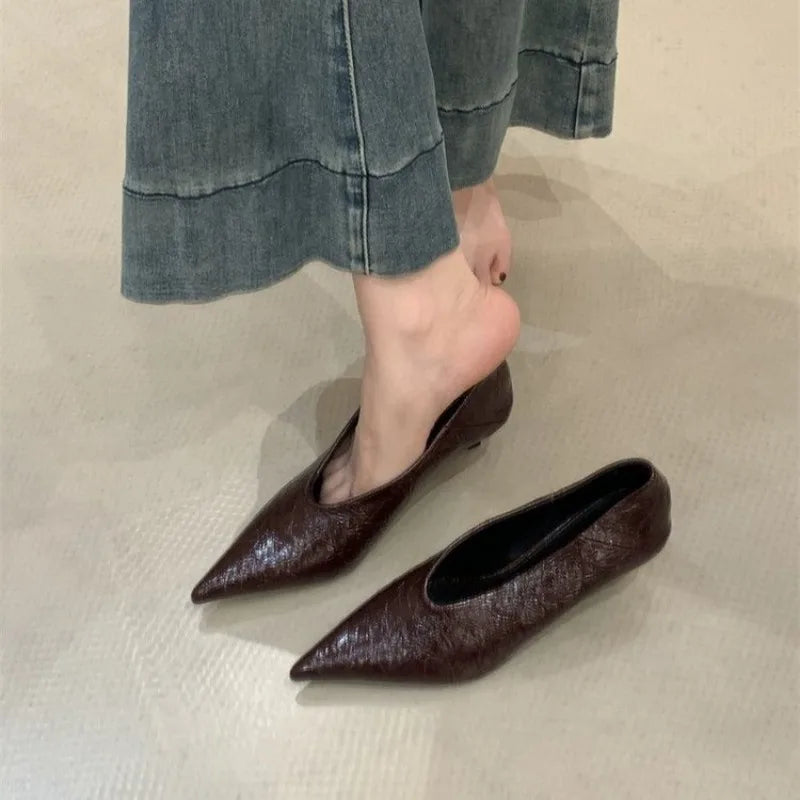 2025 Autumn New Commuter Wind Flat Heel Shallow Mouth Pointed Toe Single Shoes Women's Versatile Low Heel Work Shoes