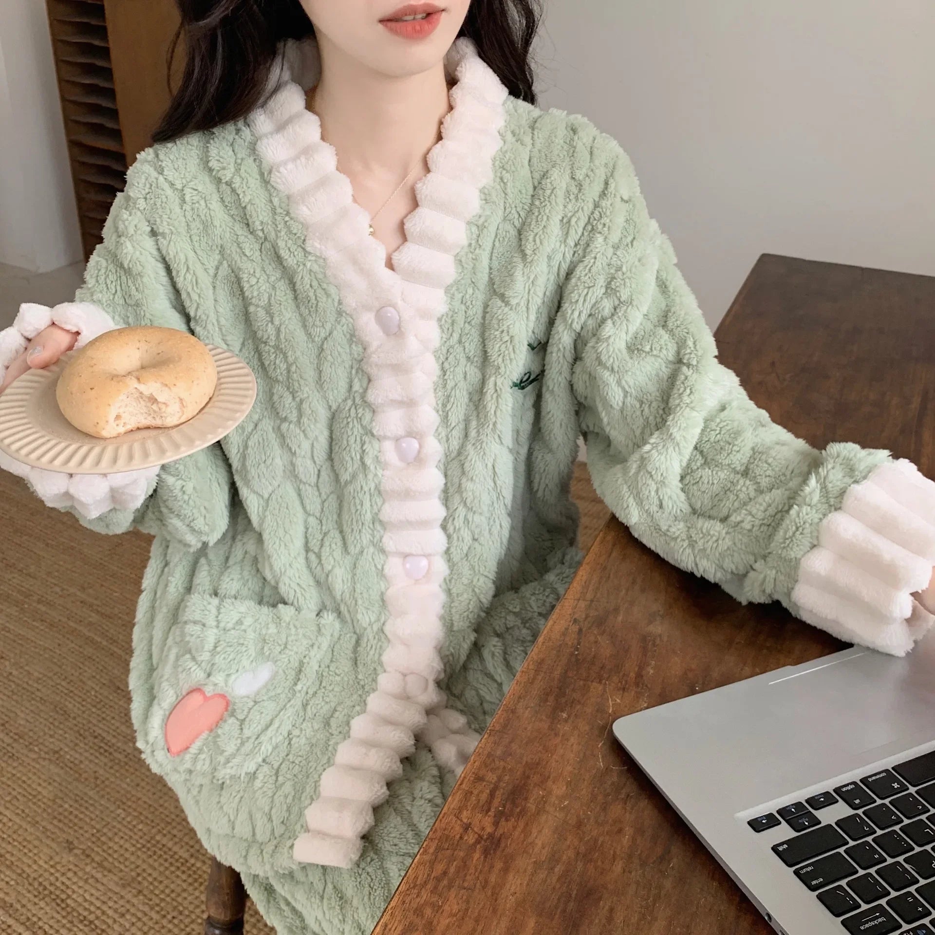 High Quality Thickened Warm Winter Women's Flannel Pajamas Fashion Soft Casual Comfortable Homewear Ladies Sleepwear Give a Gift