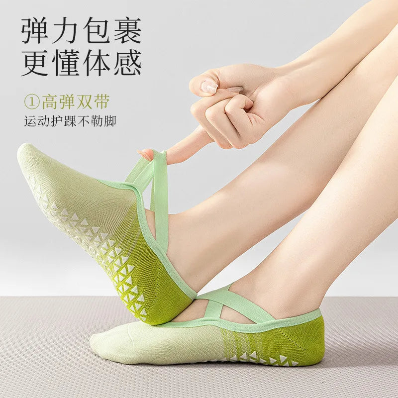 Gradient Non-Slip Yoga Socks for Women Silicone Grip Pilates Toe Socks Anti-Sweat Barefoot Shoes 4-Season Stretchable