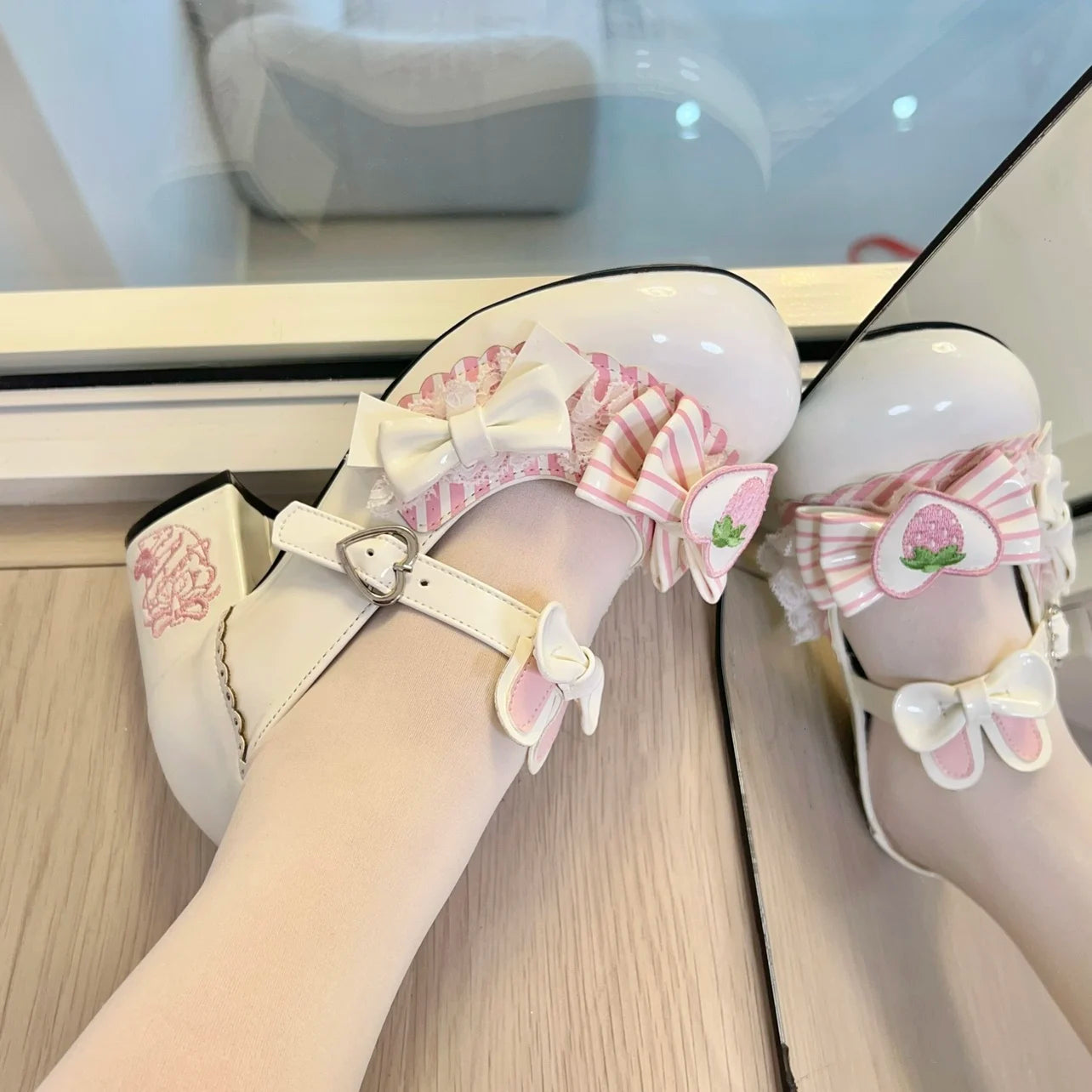 Original Sweet Strawberry Bow Cute Girl Lolita Shoes 2025 New Kawaii Princess Mary Jane Shoes Temperament Women's High Heels