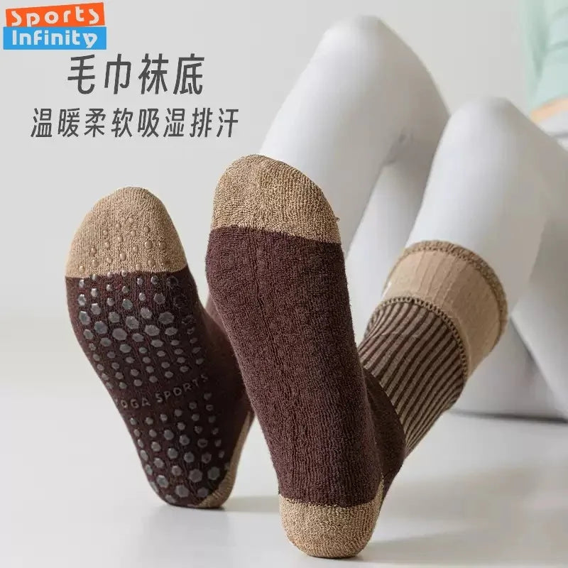 Eur35-42 Winter Thick Towel Bottom Mid Tube Yoga Socks Anti Slip Indoor Fitness Dance Pilates Training Socks Women Sports Socks