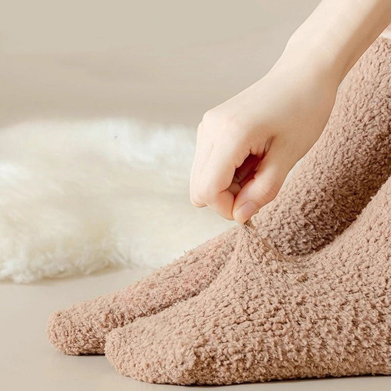 4 Pairs Autumn and Winter New Warm Coral Fleece Thickened Warm Mid Tube Women's Socks Casual and Comfortable Women's Sleep Socks