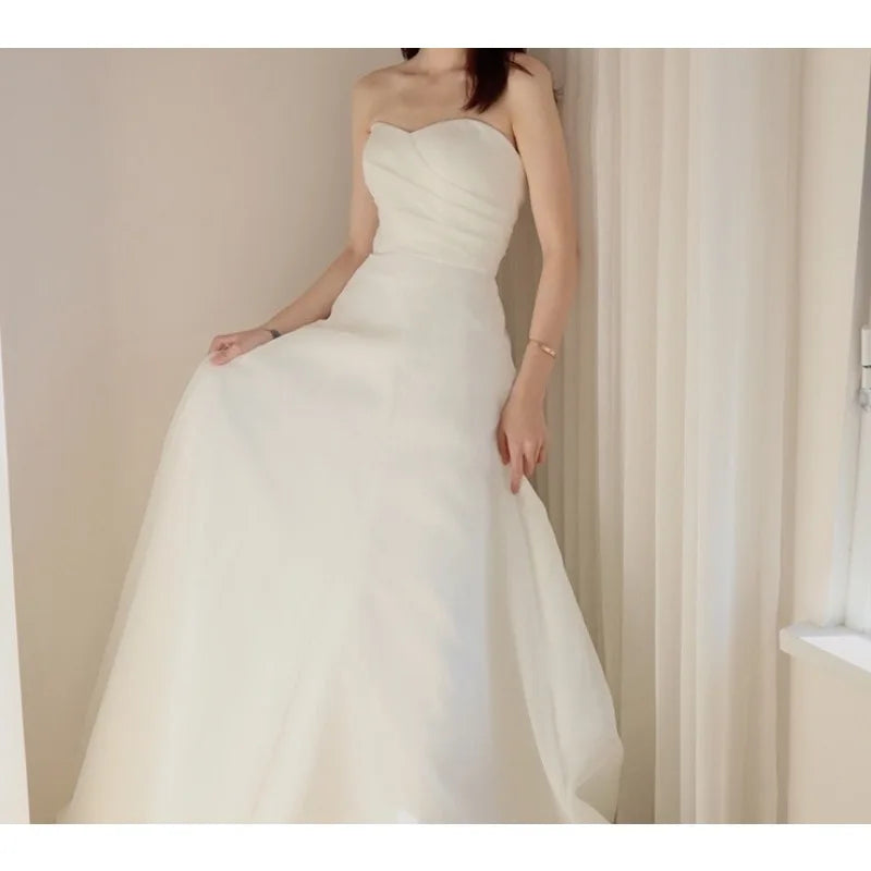 Customized Sexy Strapless Wedding Dress Elegant A-line Sleeveless Vestido Classic Lace Up Small Train Robe