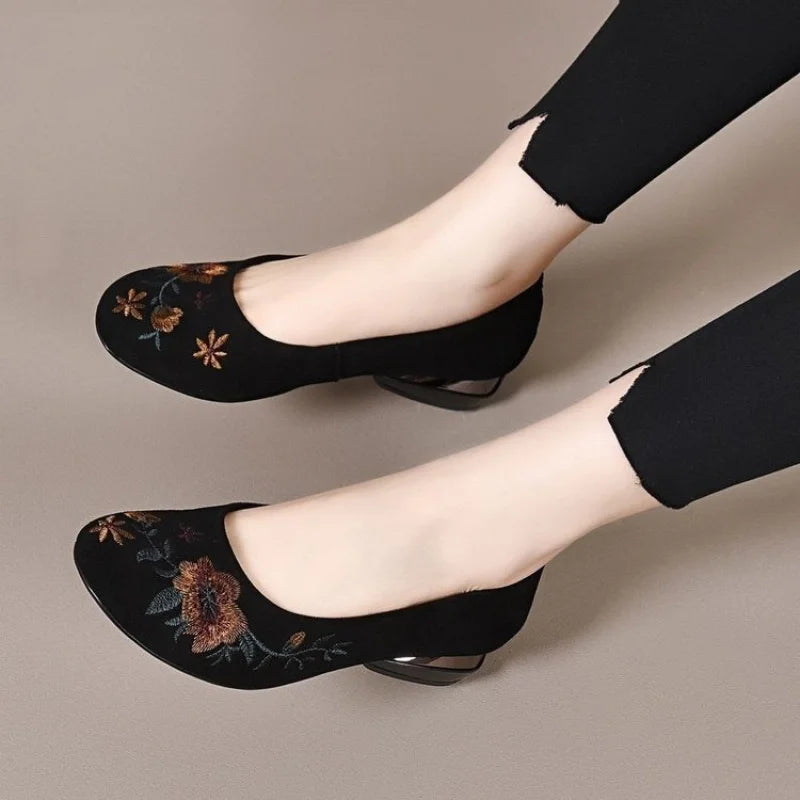 2025 Viral Chinese Style Floral Embroidery Flats for Women, Soft Sole Slip-On Round Toe Loafers, Comfortable Casual Shoes