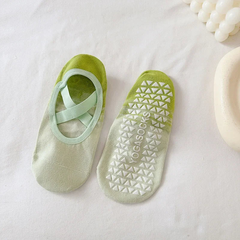 Gradient Non-Slip Yoga Socks for Women Silicone Grip Pilates Toe Socks Anti-Sweat Barefoot Shoes 4-Season Stretchable