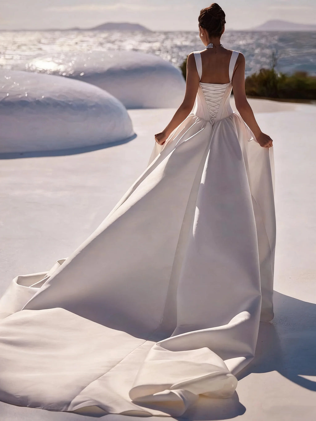 Luxury Sweetheart Satin Wedding Dress Spaghetti Strap Tight corset Ball Dress Wedding Ceremony Elegant Bridal Dress Custom