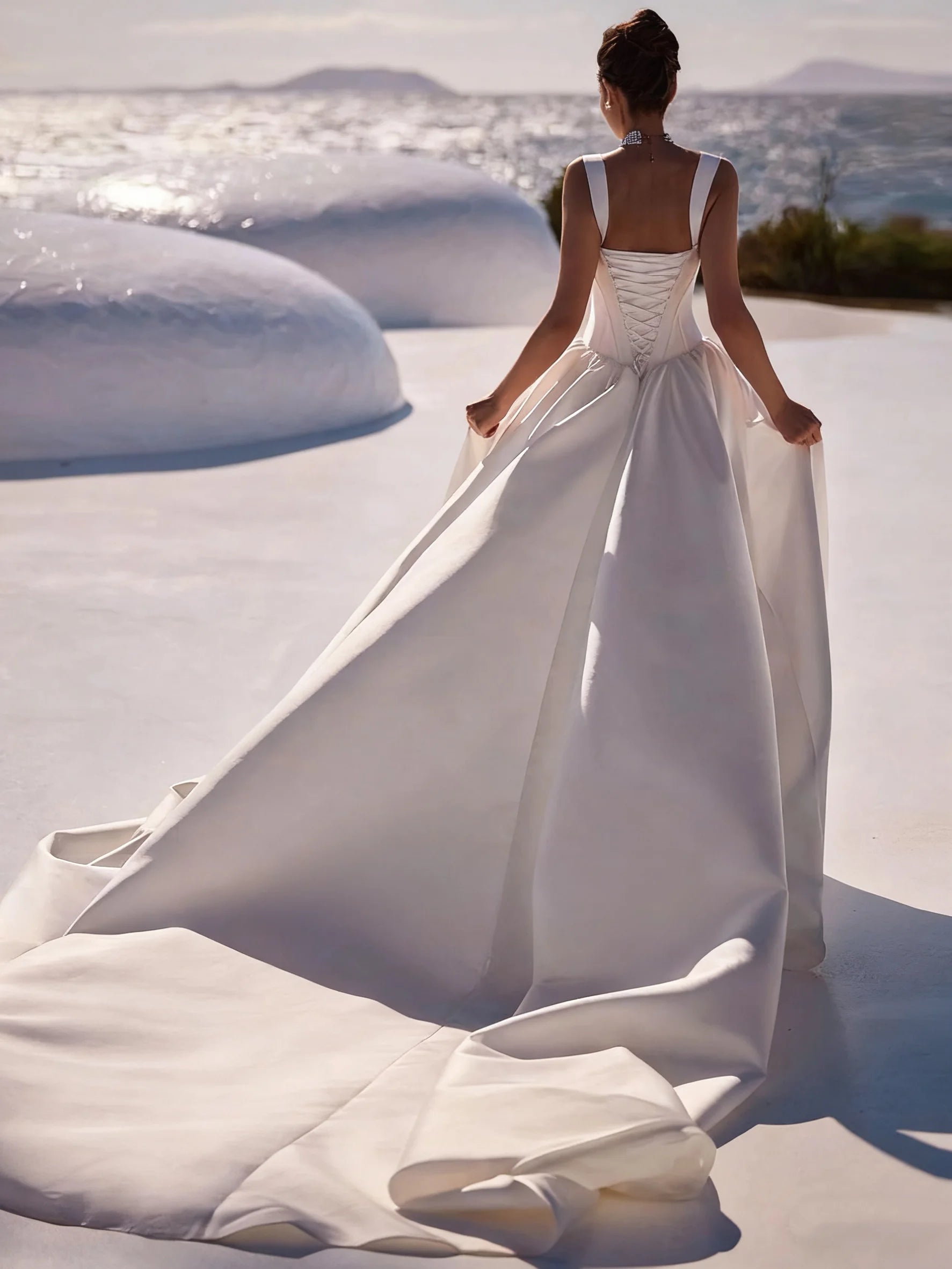 Luxury Sweetheart Satin Wedding Dress Spaghetti Strap Tight corset Ball Dress Wedding Ceremony Elegant Bridal Dress Custom