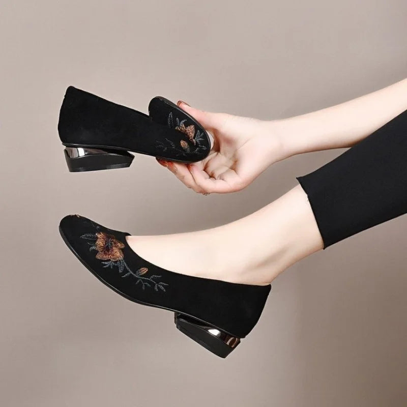 2025 Viral Chinese Style Floral Embroidery Flats for Women, Soft Sole Slip-On Round Toe Loafers, Comfortable Casual Shoes