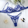 A sexy Blue lingerie set, including a daisy-patterned bra and thong, a comfortable family-style women's two-piece ZA825086