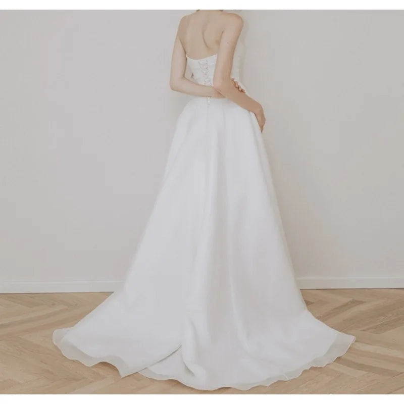 Customized Sexy Strapless Wedding Dress Elegant A-line Sleeveless Vestido Classic Lace Up Small Train Robe