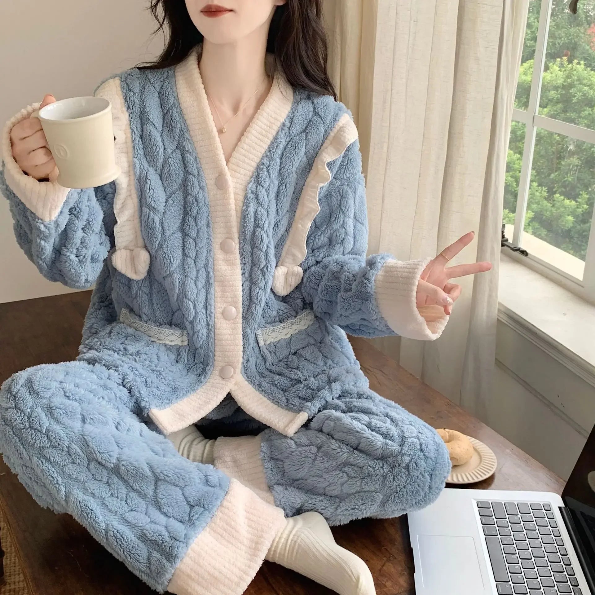 High Quality Thickened Warm Winter Women's Flannel Pajamas Fashion Soft Casual Comfortable Homewear Ladies Sleepwear Give a Gift