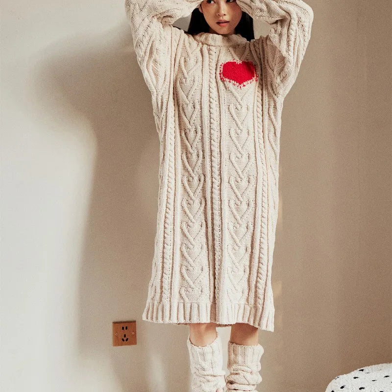 2025 new heart-shaped pattern women's autumn and winter cute soft waxy pajamas, loose lazy style homewear and socks set