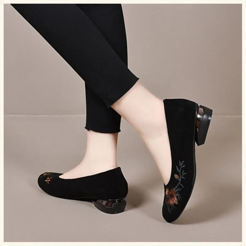 2025 Viral Chinese Style Floral Embroidery Flats for Women, Soft Sole Slip-On Round Toe Loafers, Comfortable Casual Shoes