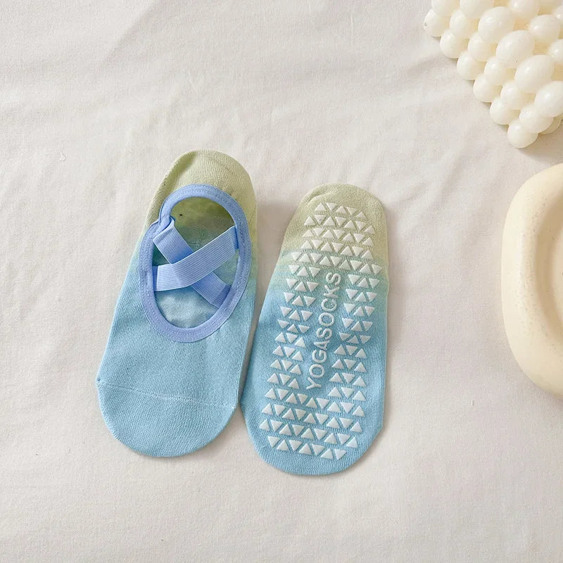 Gradient Non-Slip Yoga Socks for Women Silicone Grip Pilates Toe Socks Anti-Sweat Barefoot Shoes 4-Season Stretchable