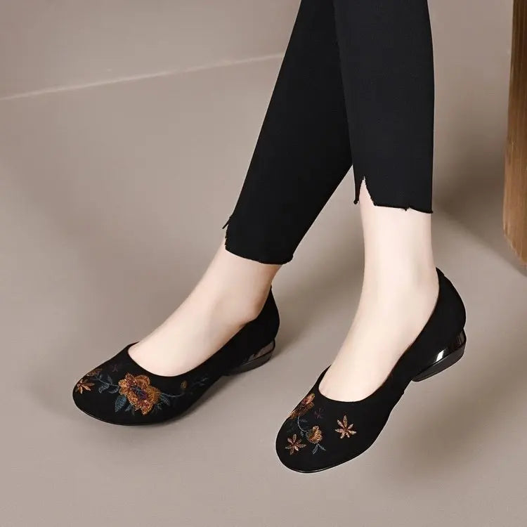 2025 Viral Chinese Style Floral Embroidery Flats for Women, Soft Sole Slip-On Round Toe Loafers, Comfortable Casual Shoes